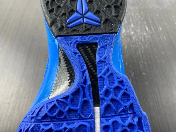 Kobe 6 Christmas - Image 14
