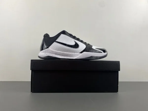 Kobe 5 'Panda' (Exclusive) - Image 16