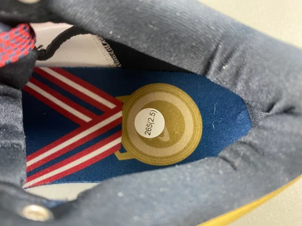 Kobe 4 Protro Gold Medal - Image 6
