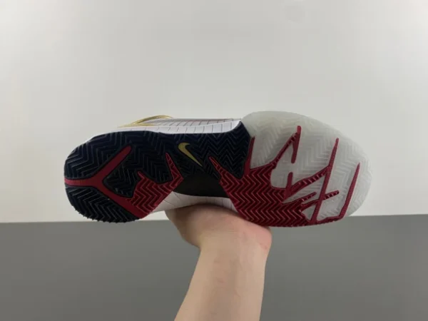 Kobe 4 Protro Gold Medal - Image 15