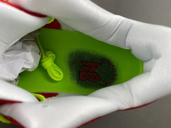 Kobe 6 Mixed Grinch (Exclusive) - Image 11