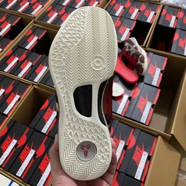 Kobe 8 "Milk snake" - Image 5