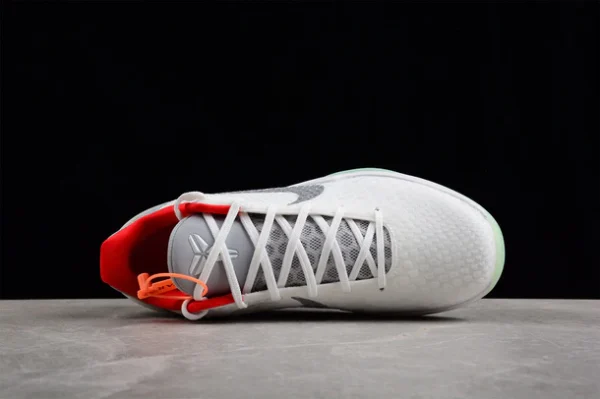 Kobe 6 Platinum Yeezy - Image 3