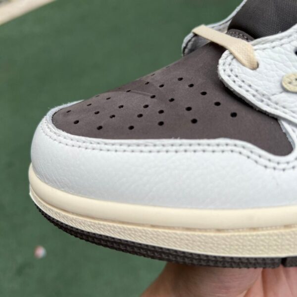 Travis Scott x Jordan 1 "Reverse Mocha" - Image 4