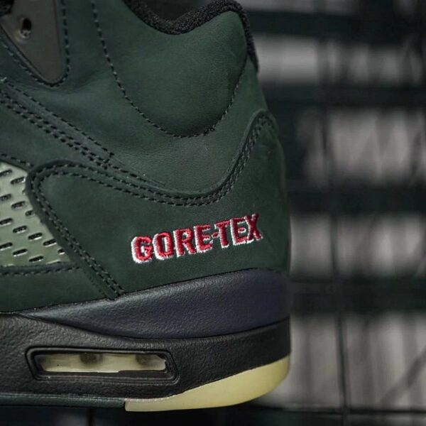 Jordan 5 "Gore-Tex Off-Noir" - Image 7