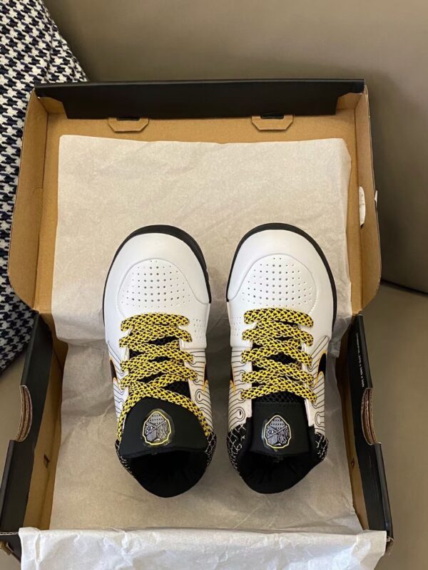 Kobe 4 kids shoes - Image 8
