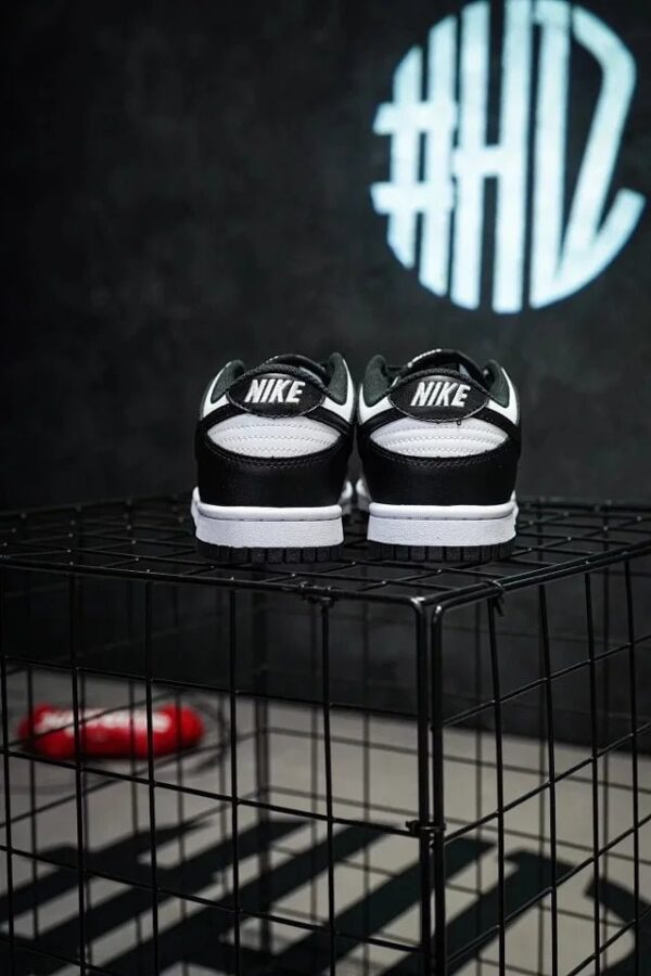 Dunk Lows "Panda" - Image 3