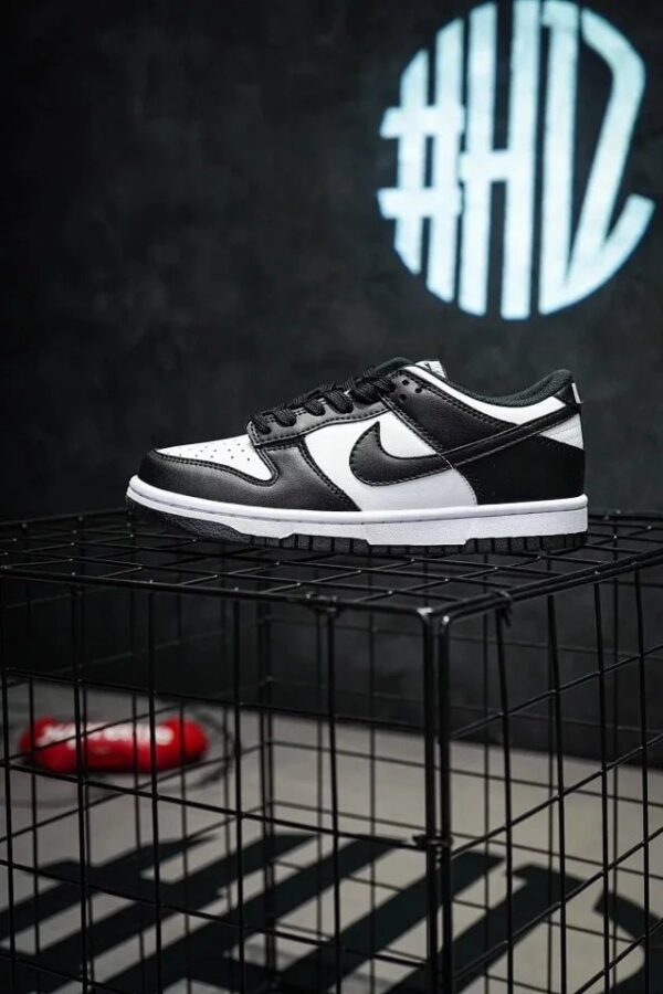Dunk Lows "Panda" - Image 4