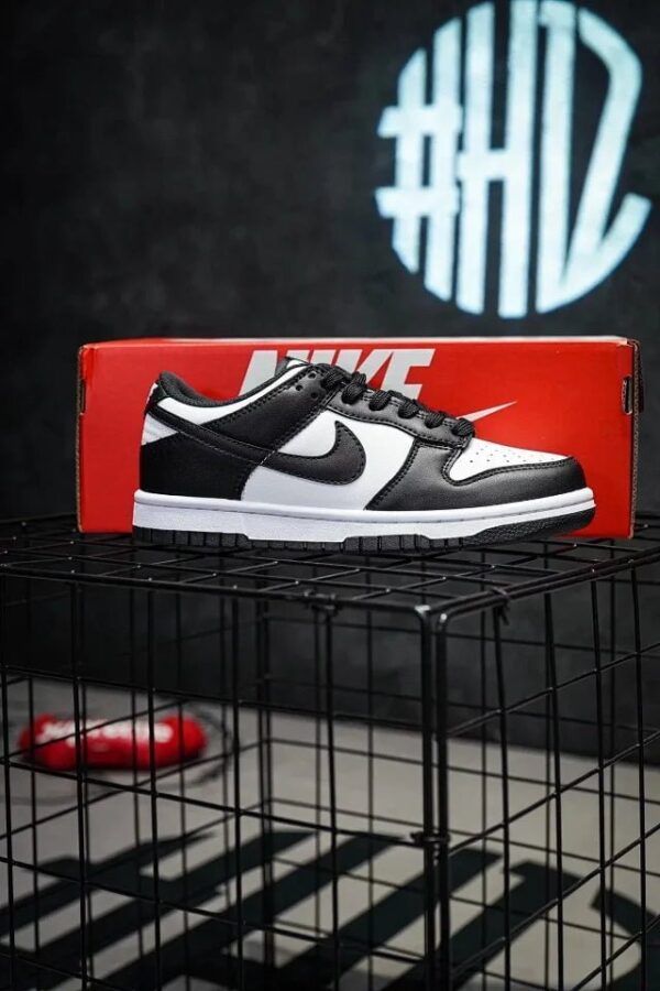 Dunk Lows "Panda" - Image 2