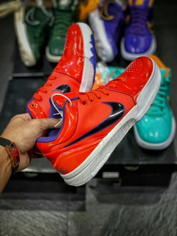 Kobe 4 UNDEFEATED "Team Orange" - Image 3