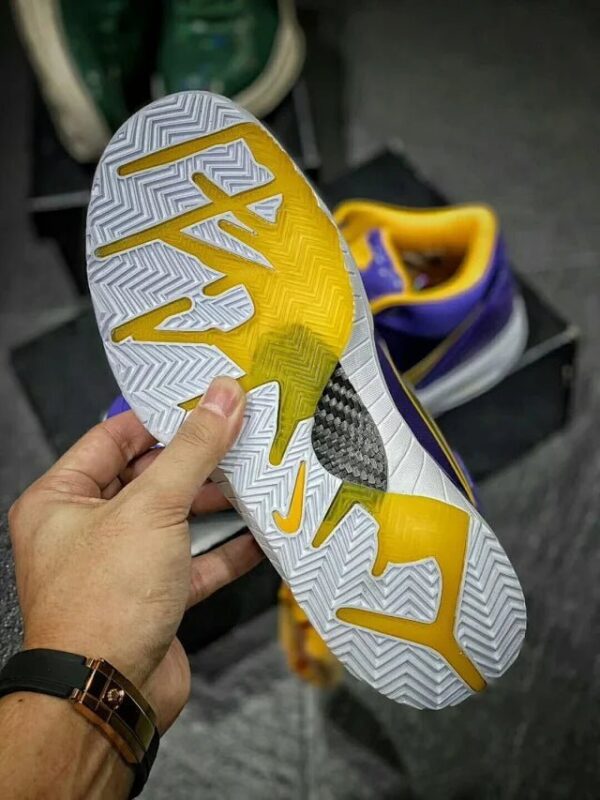 Kobe 4 UNDEFEATED "Court Purple" - Image 4